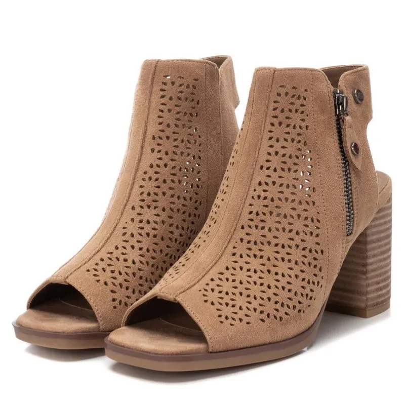 Botín de mujer XTI 142429 Beige