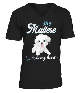 CUTE MY MALTESE IS MY HEART FOR GIFT LOV Camiseta cuello en V Unisex