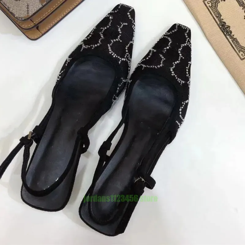 Diseñador de lujo zapatos de vestir de encaje Rhinestons Mujeres Sandalias de cristal Sandalias Transparentes Party Black High H