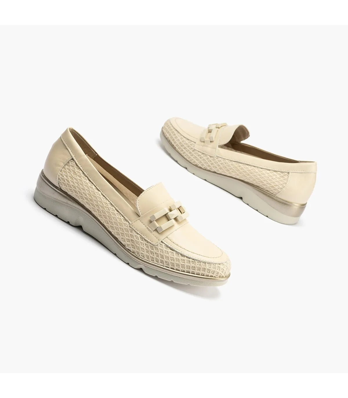 Mocasines de mujer con adorno hebilla CREMA