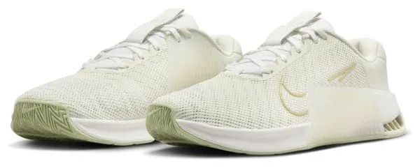 Nike Zapatillas Nike Metcon 9 Premium Cross Training Mujer Oro Blanco