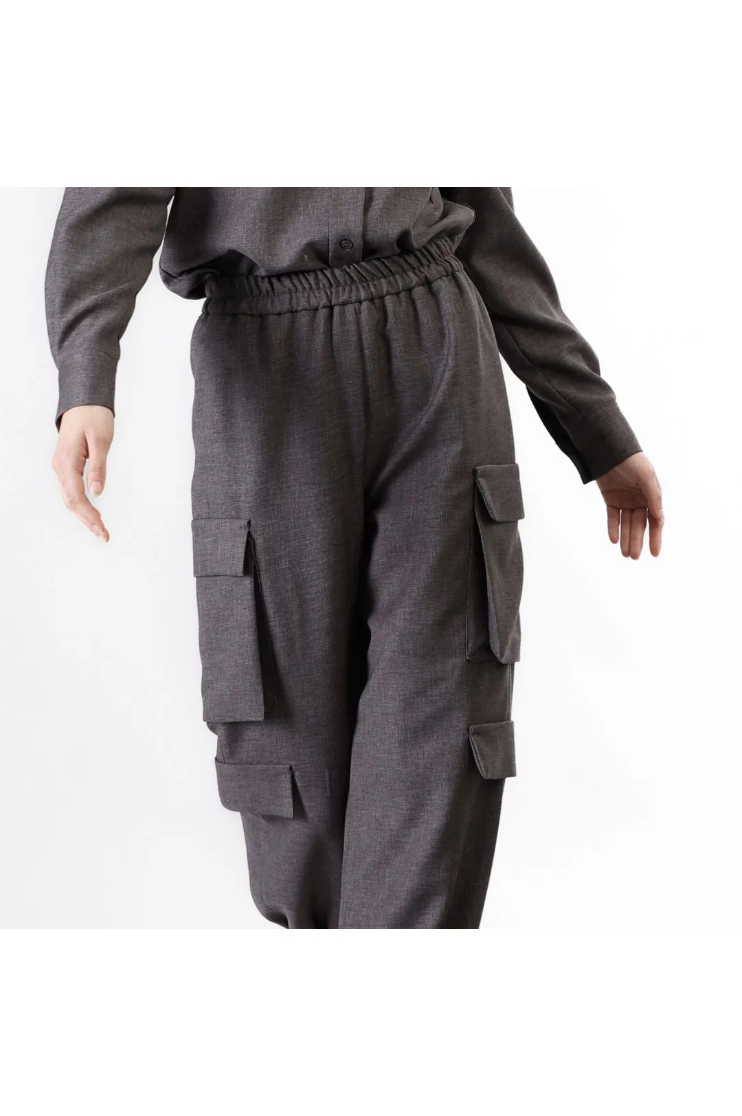 pantalón cargo con puño y cintura elástica anthracite