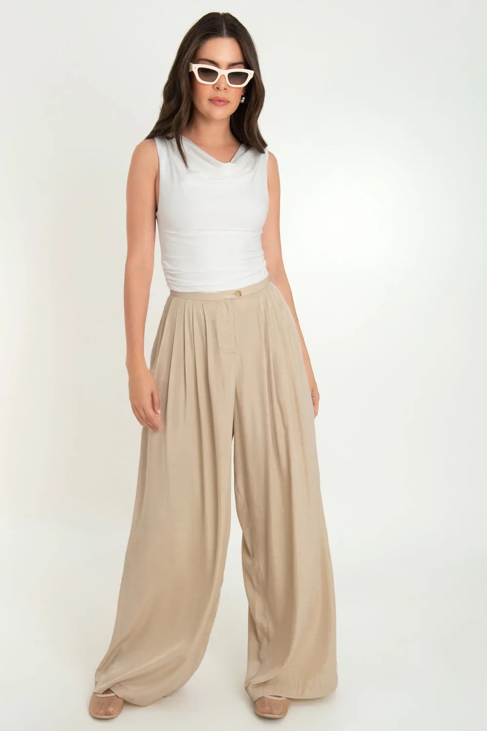 Pantalón de fit palazzo con plisados cintura alta