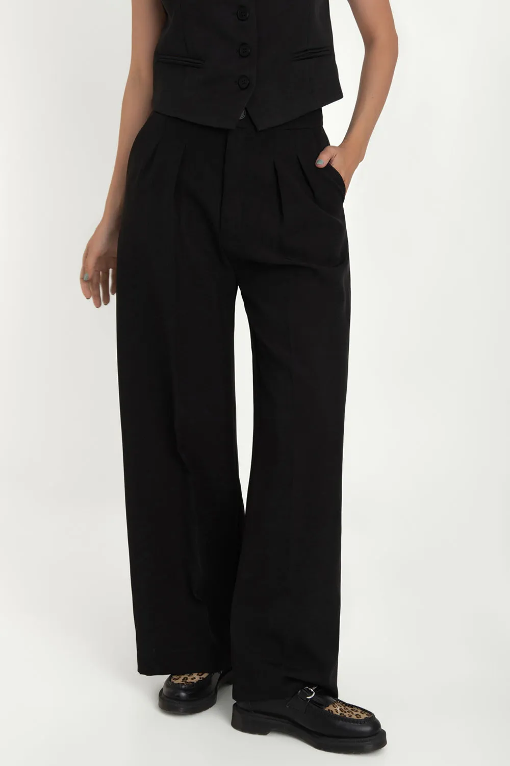 Pantalón de fit wide leg tiro bajo con raya