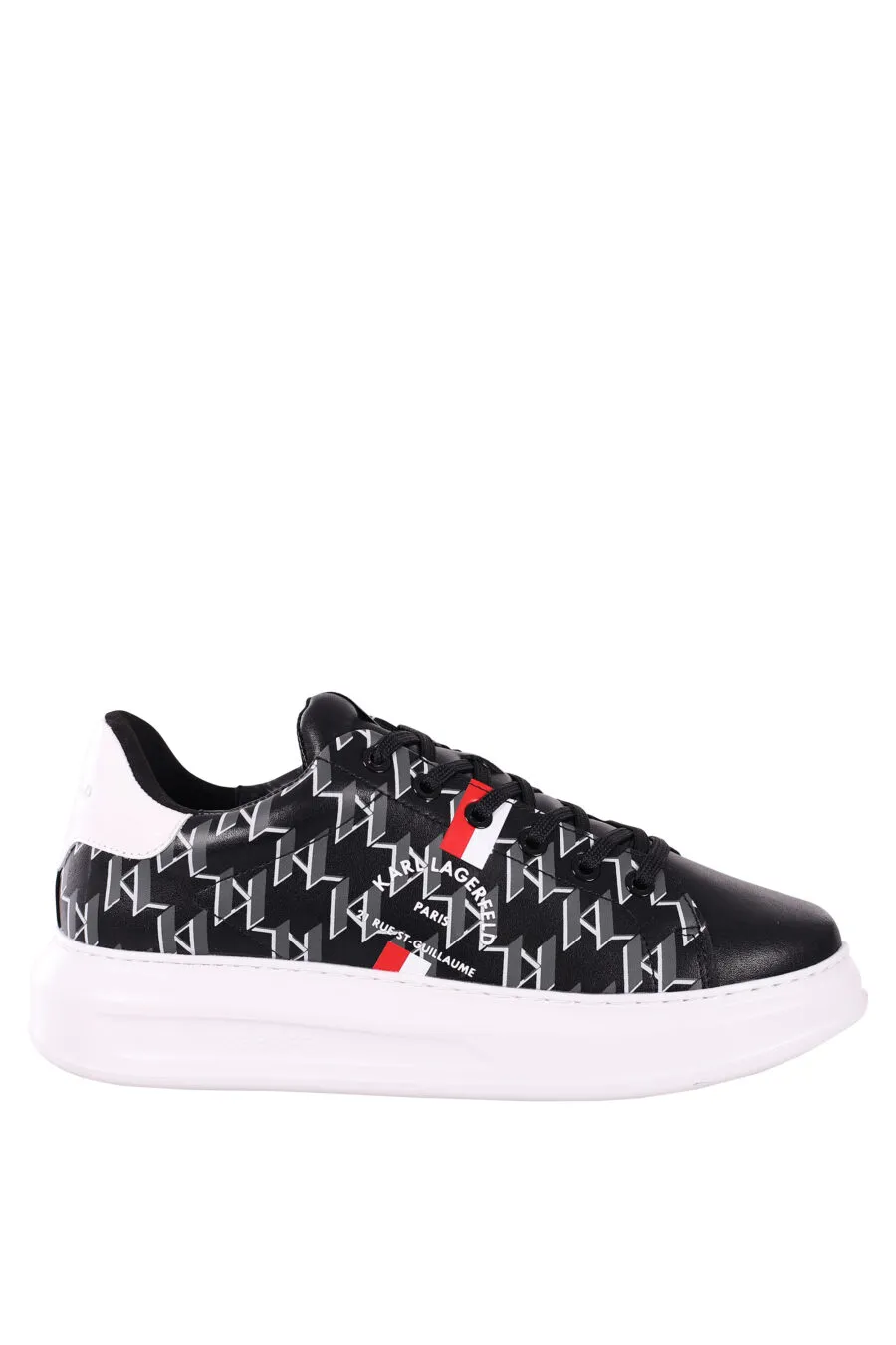 Zapatillas negras con monograma y lineas rojas y blancas