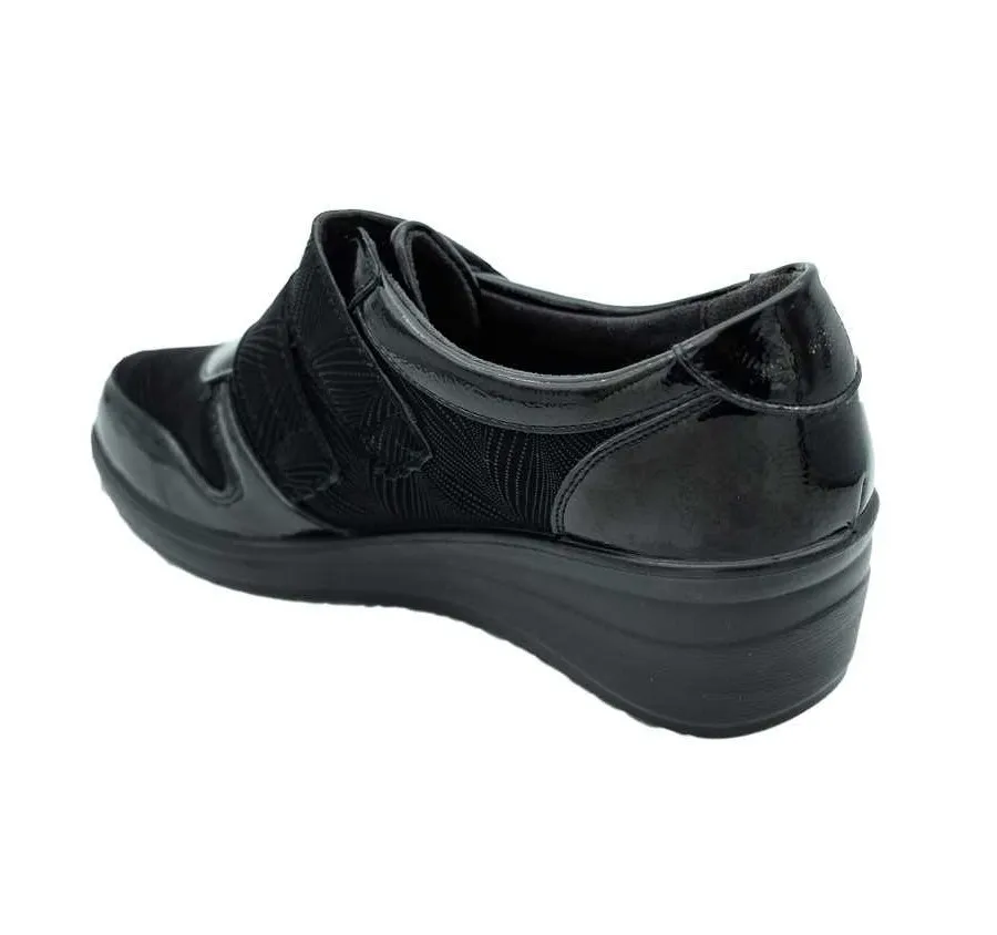 ZAPATO DOBLE VELCRO COMBINADO CHAROL NEGRO CÓMODO PLANTILLA EXTRAÍBLE